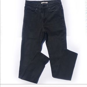 Levi’s slimming Black skinny jeans